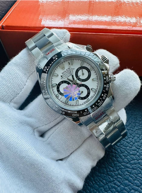 Rolex Oyster Perpetual Cosmograph Daytona White Dial & Silver